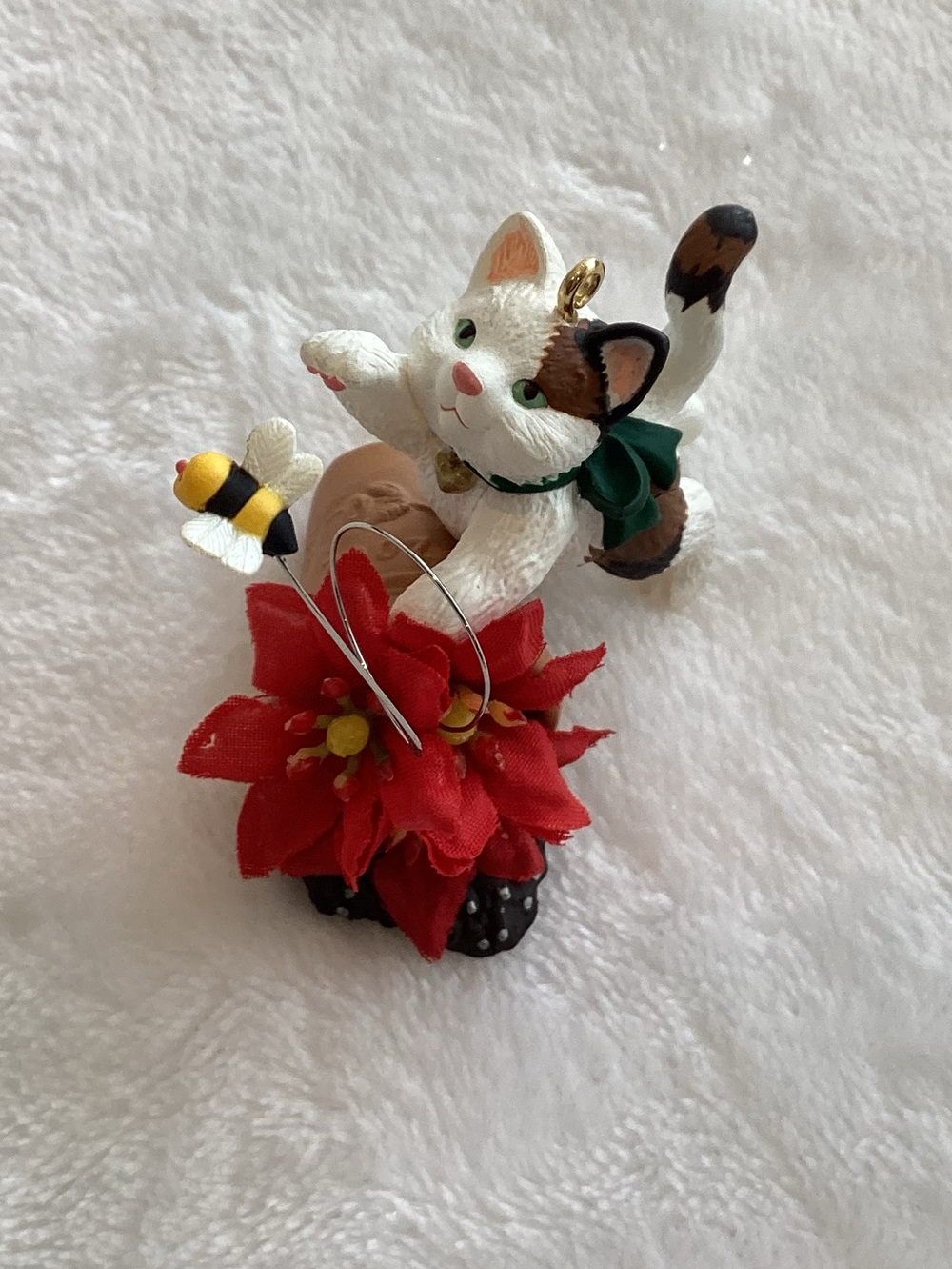 Vintage Hallmark Keepsake Ornament Cat Mischievous Kitten Poinsettia 2002 - Picture 5 of 11